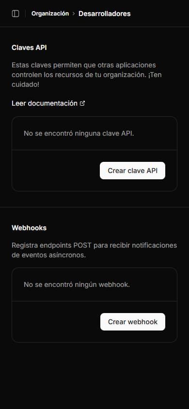 Documentación de API y panel de configuración de webhooks con ejemplos de código y ajustes de integración